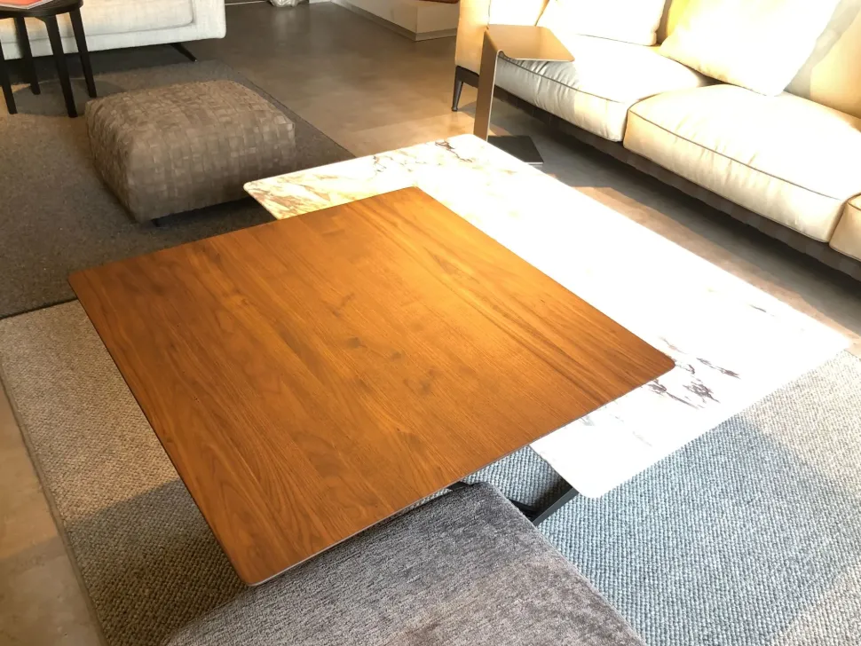 Tavolino Fly della firma Flexform con forte sconto