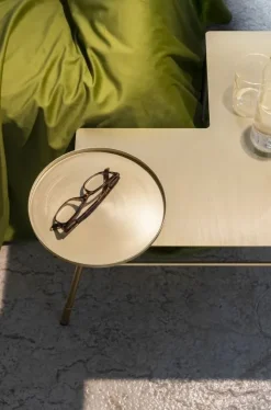 Tavolino in stile design modello Dasè di Mogg con sconti imperdibili