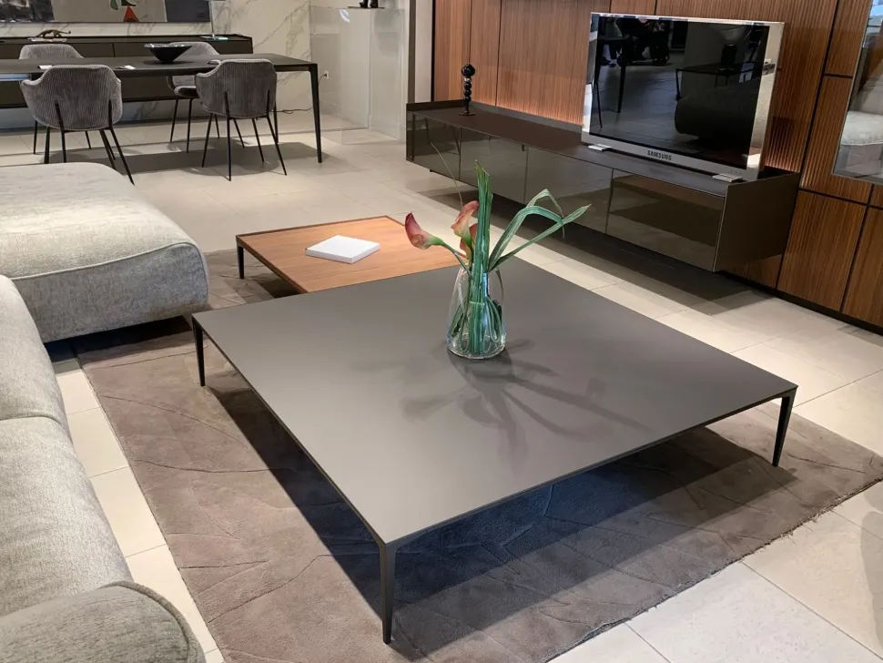 Tavolino in stile design modello Tray di Rimadesio a prezzi imbattibili