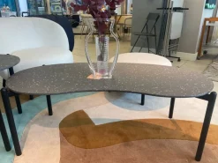 Tavolino in stile moderno modello Undique di Kartell con sconti imperdibili