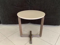 Tavolino in stile moderno modello Fidelio di Poltrona frau con sconti imperdibili