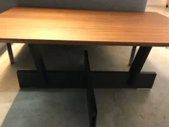 Tavolino Intermedio in stile Moderno Cassina a prezzo scontato