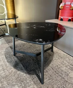 Tavolino Maconi modello Tavolino triangolare stondato in OFFERTA OUTLET