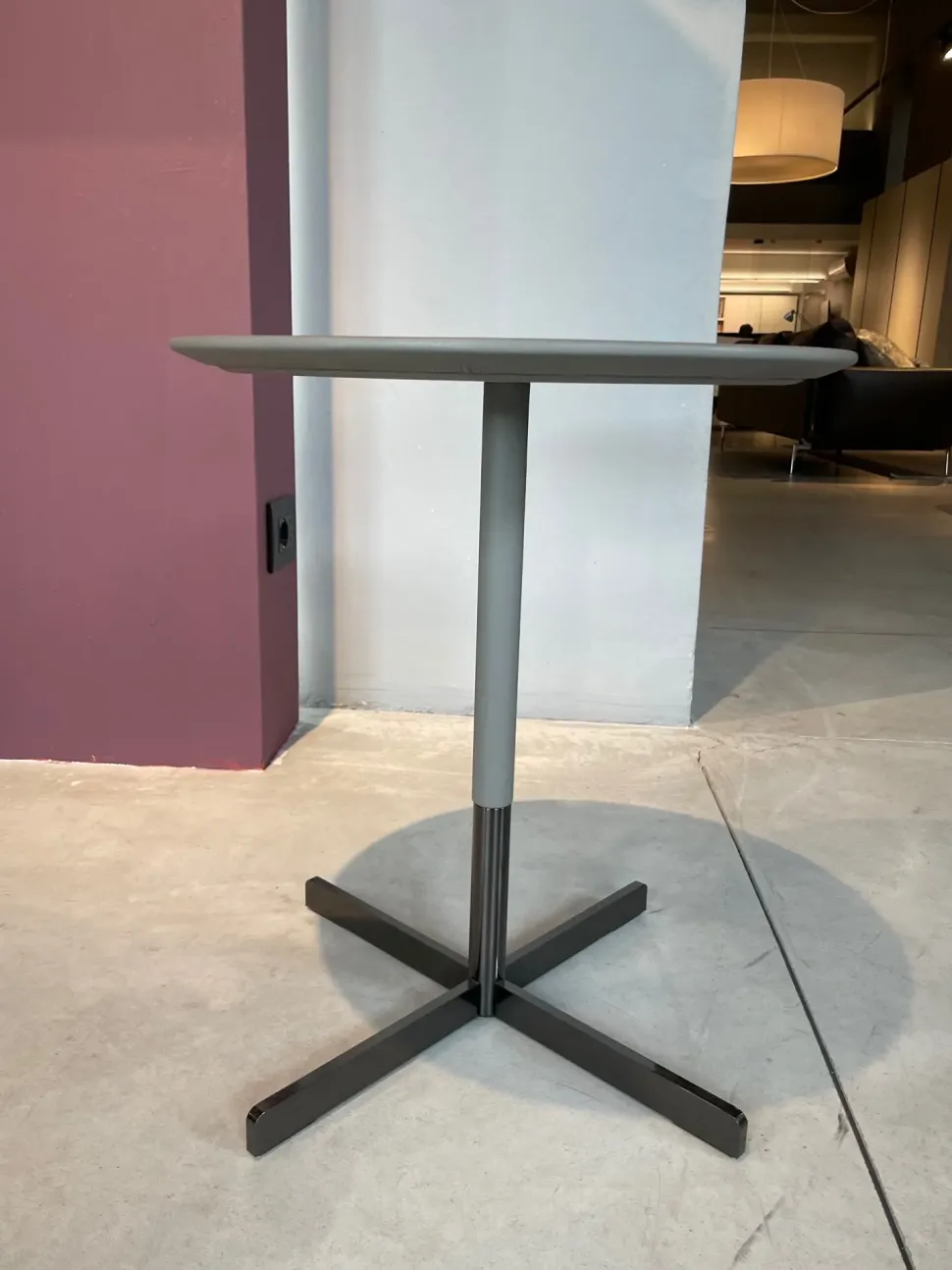 Tavolino modello Bob di Poltrona frau a prezzo scontato