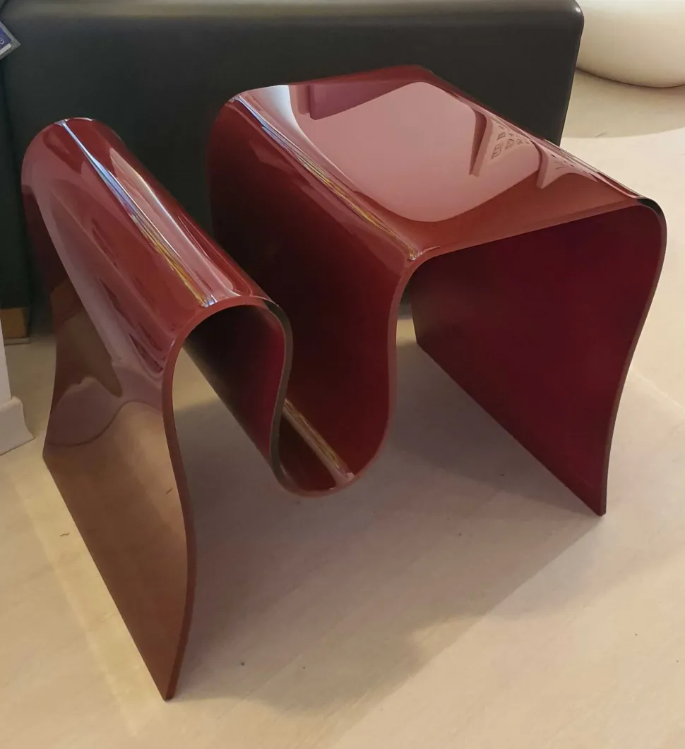 Tavolino modello Cristallo curvo di Primula a prezzo scontato