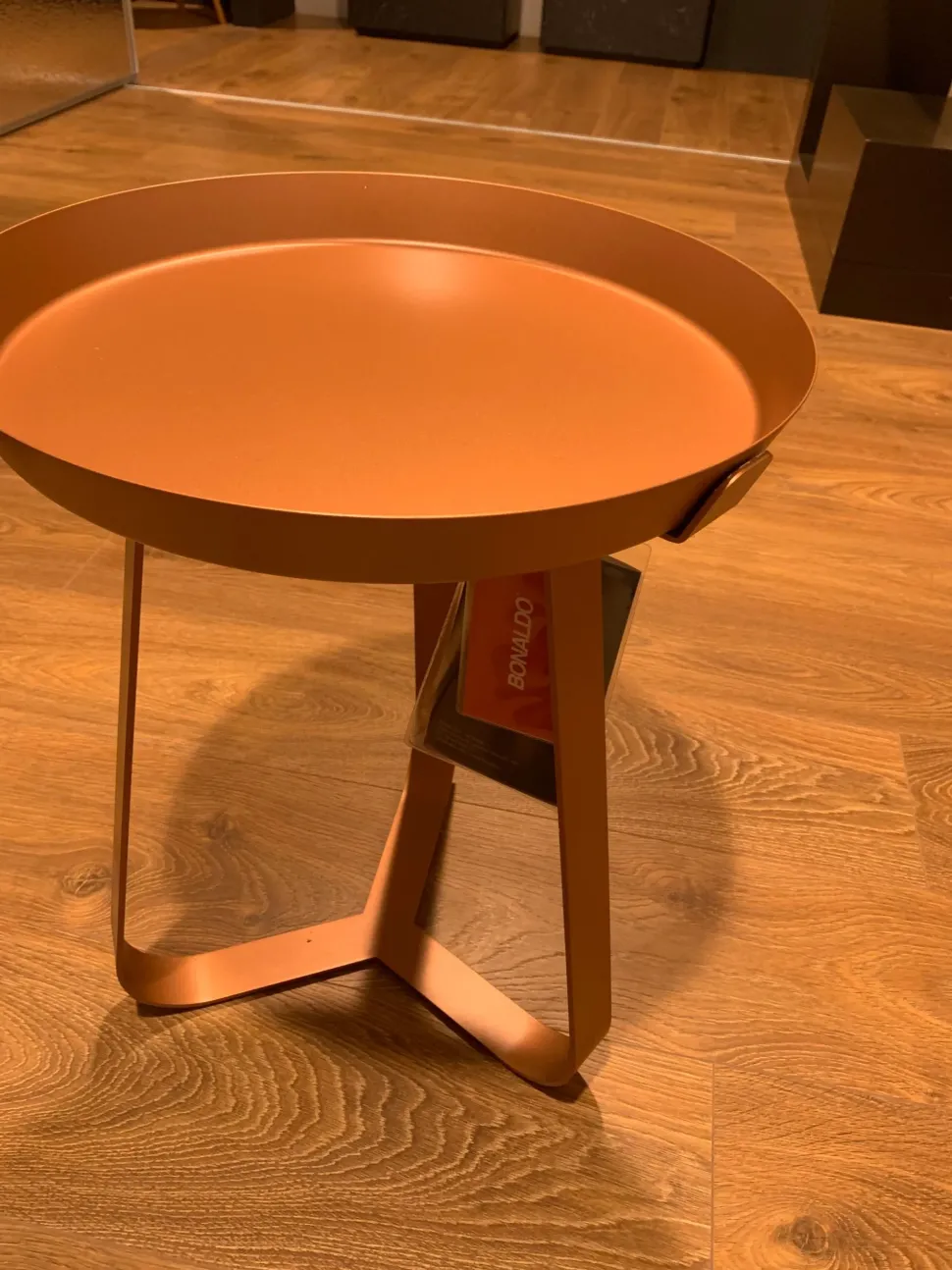 Tavolino modello High di Bonaldo a prezzo ribassato