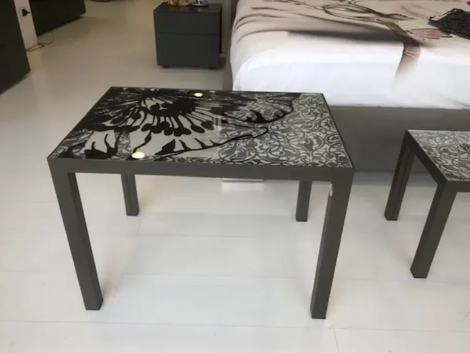 Tavolino modello Orione di Flou a prezzo ribassato