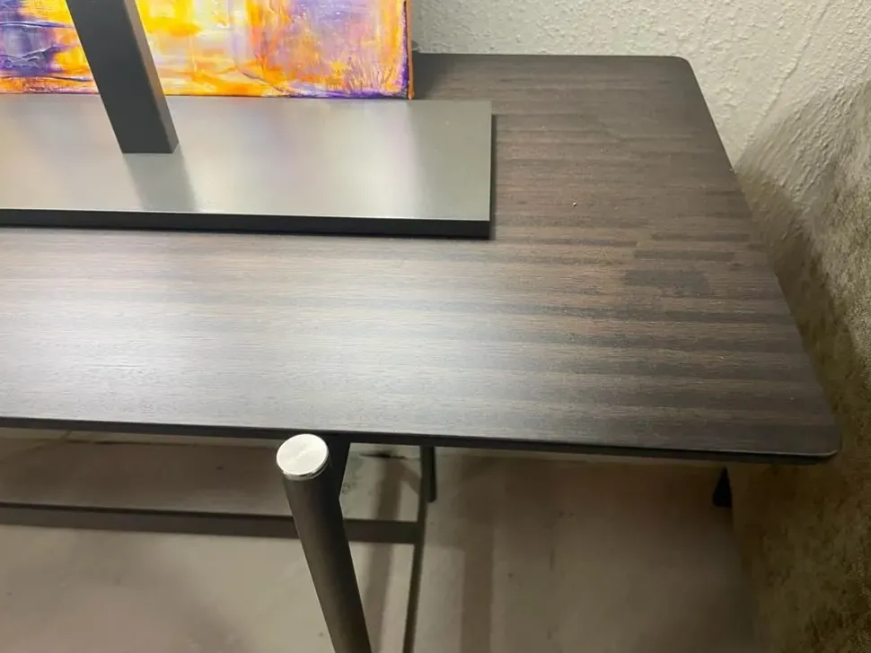 Tavolino modello Scrittoio retro-divano di Ditre italia a prezzo scontato