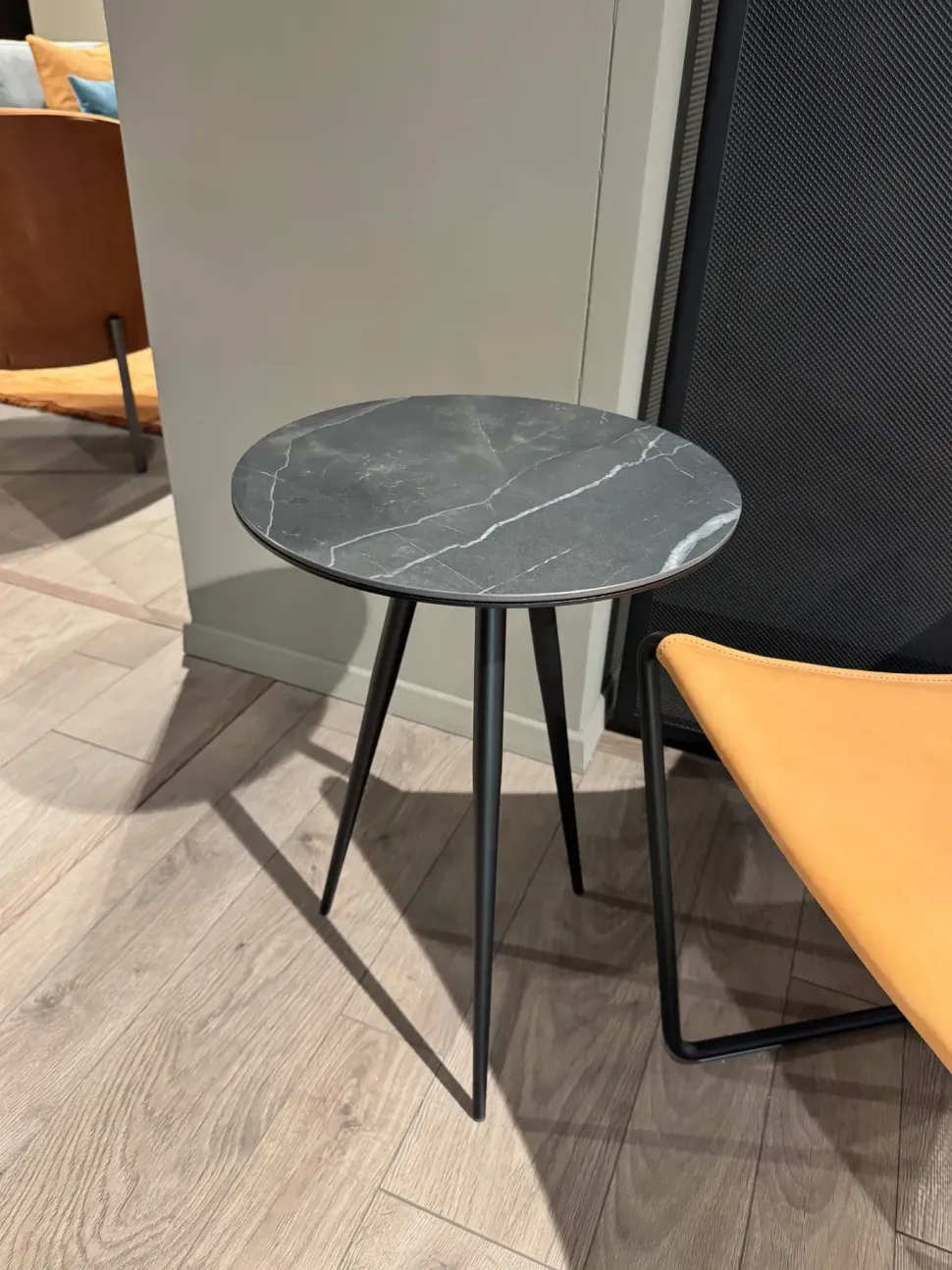 Tavolino modello Trip di Midj a prezzo scontato