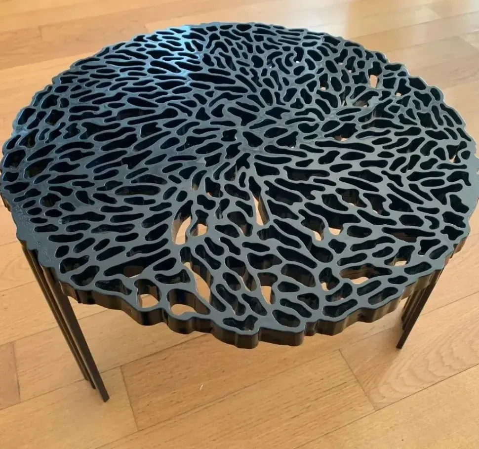 Tavolino modello T-table di Kartell a prezzo scontato