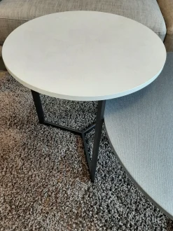 Tavolino moderno Joi di Tomasella a prezzo ribassato