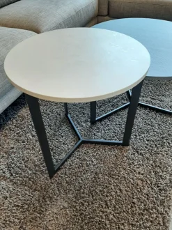 Tavolino moderno Joi di Tomasella a prezzo ribassato