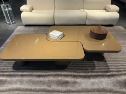 Tavolino moderno modello Ernest di Poliform scontato