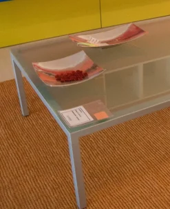 Tavolino moderno Tavolino modello helsinki di Desalto a prezzo scontato