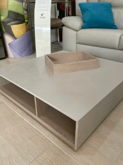 Tavolino moderno Tavolino da salotto novamobili  di Novamobili a prezzo scontato