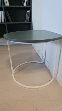 Tavolino Moon dell'azienda Adok a prezzi convenienti - 75%