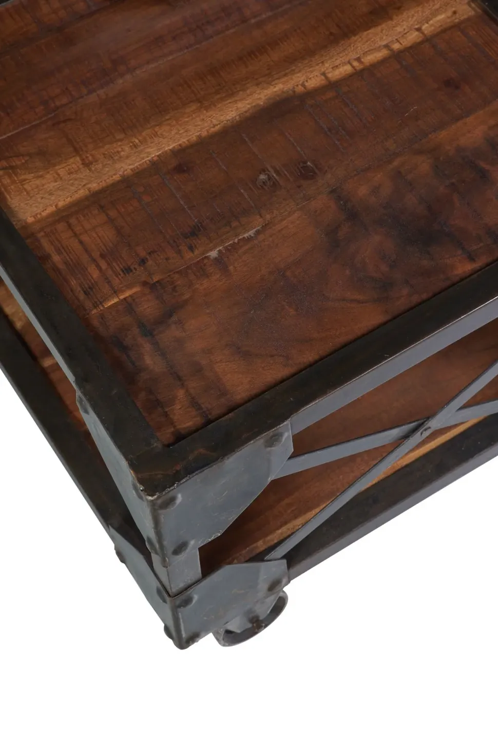 Tavolino Outlet etnico modello Tavolino basso industrial bristol con ruote in OFFERTA OUTLET