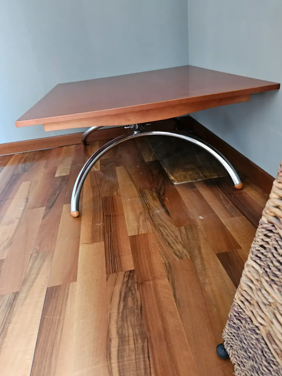 Tavolino Pantera lucchese modello Tavolino in ciliegio in OFFERTA OUTLET