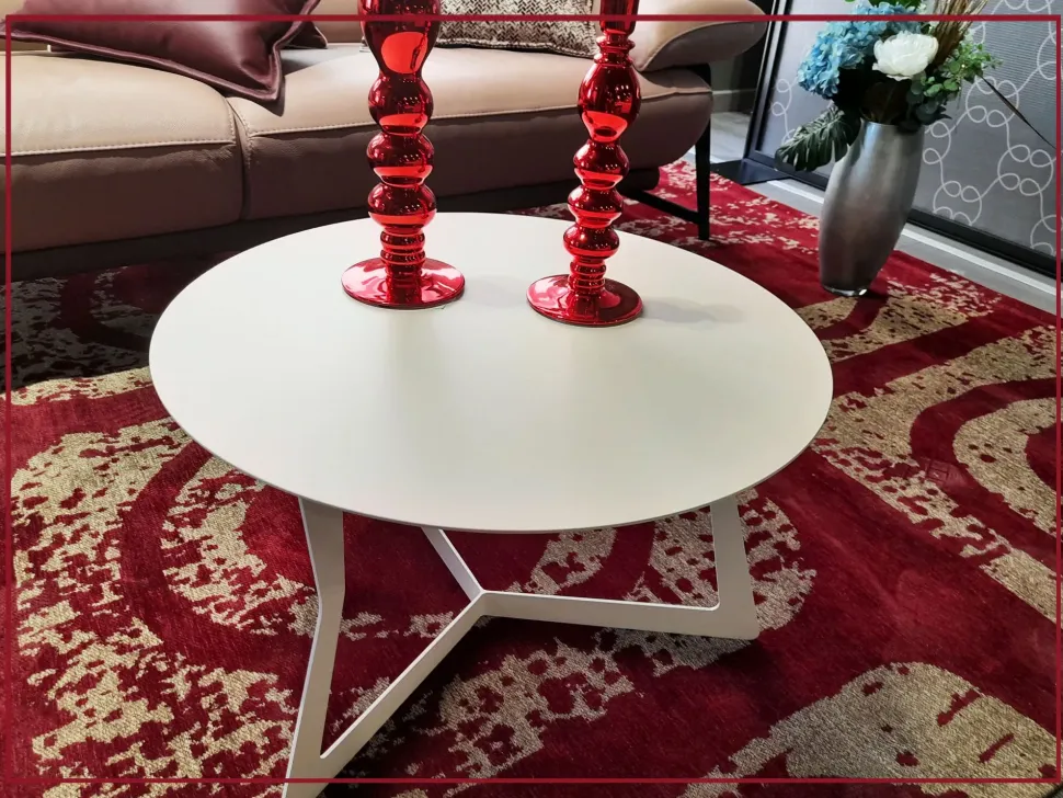 Tavolino Saturn del marchio Egoitaliano con forte sconto affrettati