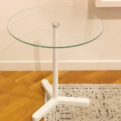 Tavolino Tavolitno vetro con base bianca laccata  della marca Artigianale in offerta