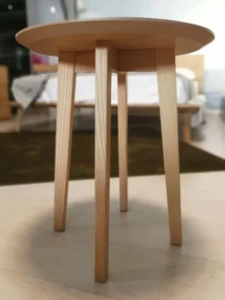 Tavolino tondo Dall'Agnese modello Zoe con piano e basamento in rovere nodi