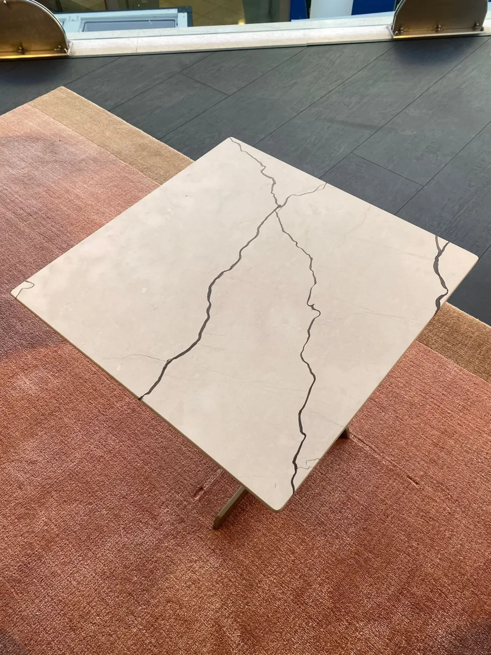 Tavolino Westside del marchio Poliform a prezzi outlet - 40%