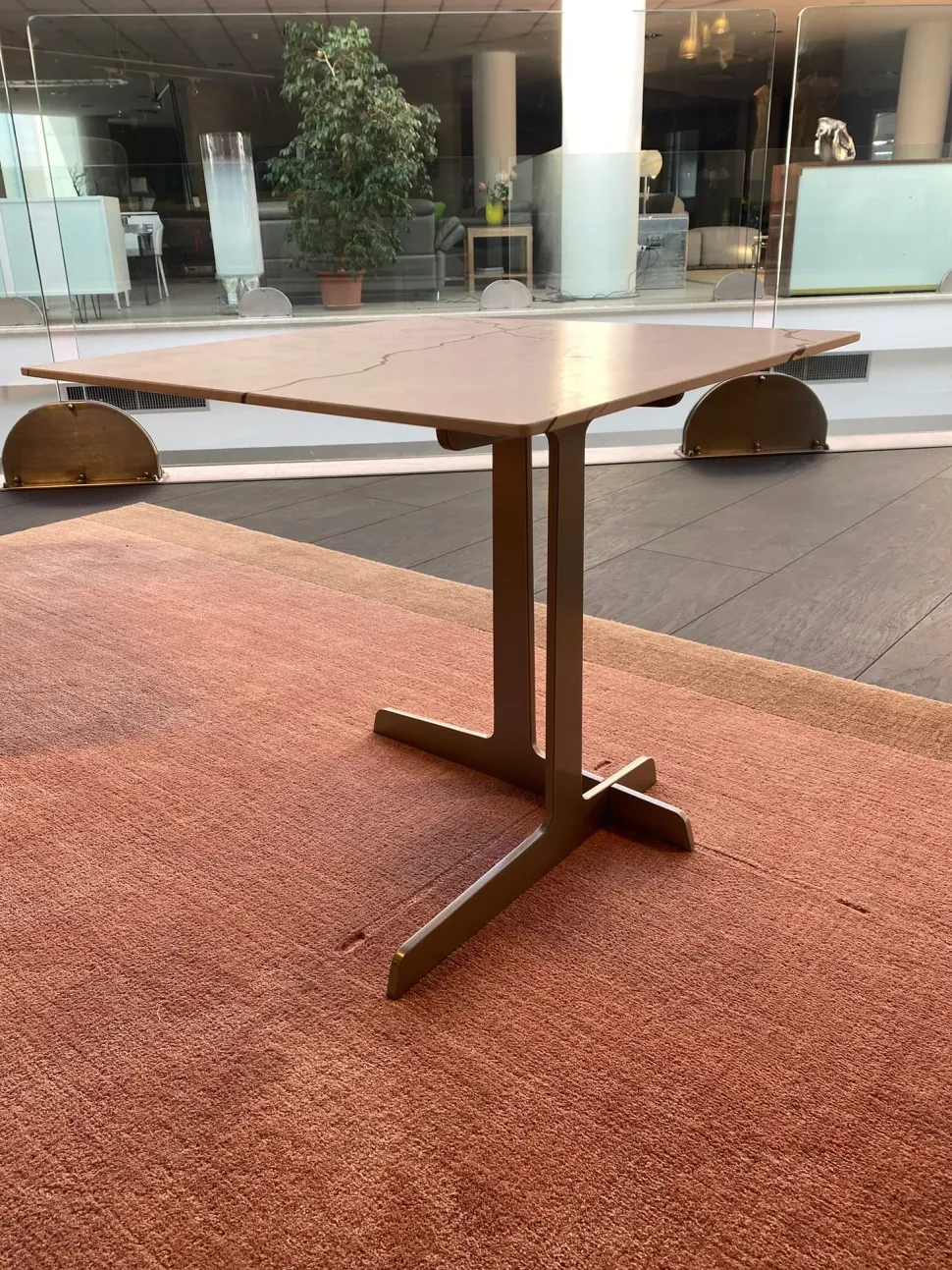 Tavolino Westside del marchio Poliform a prezzi outlet - 40%