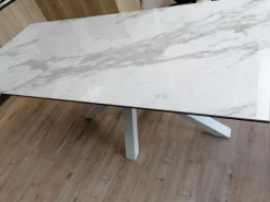 Tavolo Ceramica1 di Stones scontato del 47%