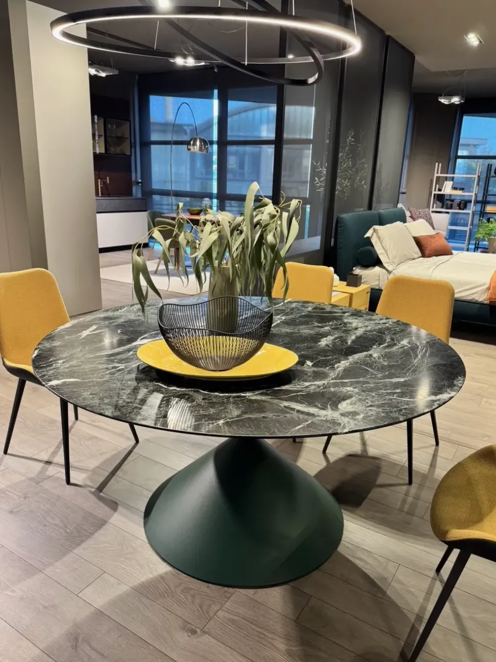 Tavolo Clessidra Midj in marmo Fisso scontato 40%