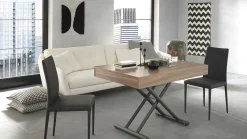 Tavolo con piano in legno sagomato di Altacom a PREZZO OUTLET