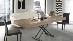 Tavolo con piano in legno sagomato di Altacom a PREZZO OUTLET