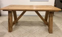 Tavolo con piano in legno rettangolare di Devina nais a PREZZO OUTLET