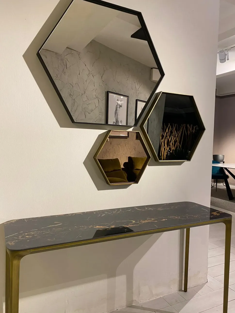 Tavolo consolle modello Slim 4 legs Sovet in Offerta Outlet