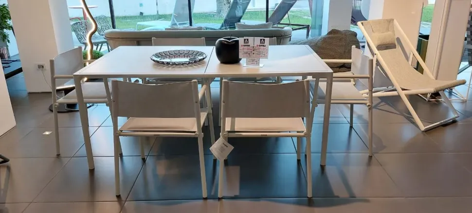Tavolo da giardino modello Terramare Emu con forte sconto