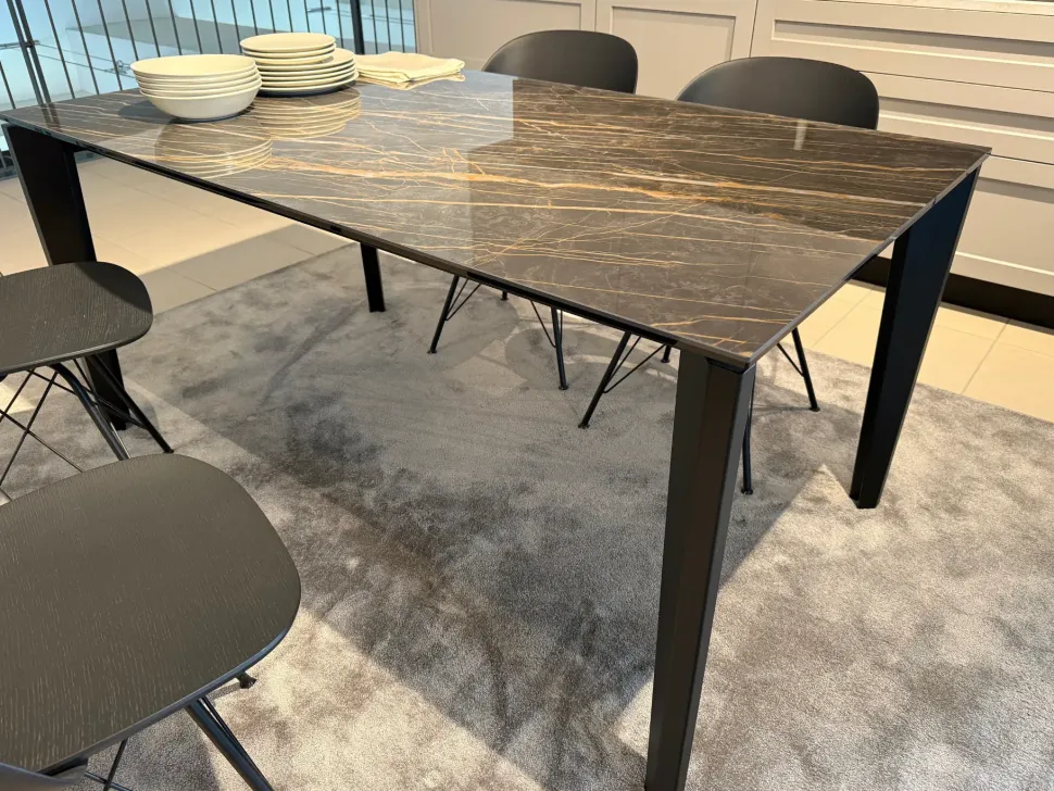 Tavolo Diamante Midj in OFFERTA OUTLET -45%