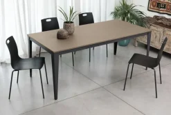 Tavolo Dom Ingenia a prezzo ribassato