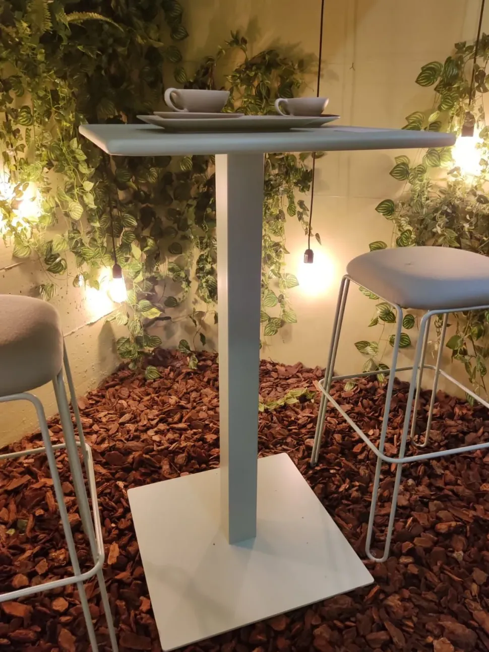 Tavolo fisso in metallo SCONTATO