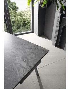 Tavolo in ceramica rettangolare Dylan Stones in offerta outlet