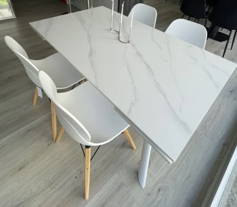 Tavolo in ceramica rettangolare Versus 685 * La seggiola a prezzo ribassato