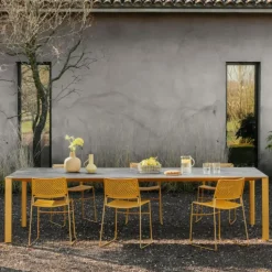 Tavolo in laminato quadrato Akashi Midj a prezzo scontato