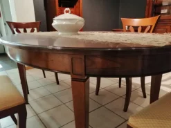 Tavolo in legno ovale Tavolo - 4 sedie Origine a prezzo ribassato