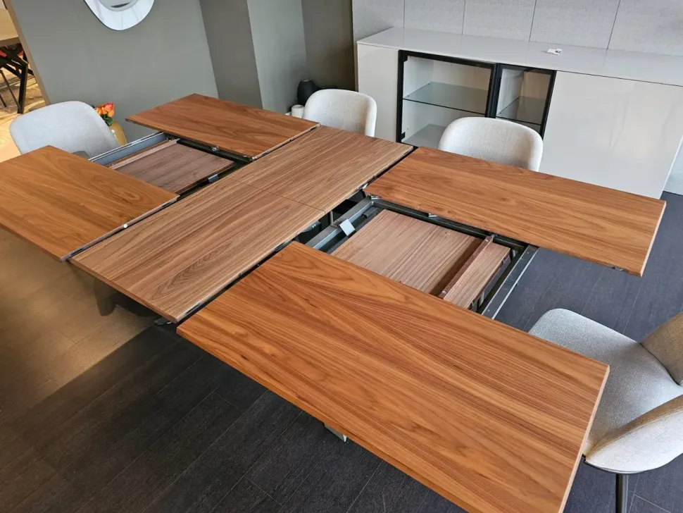 Tavolo in legno rettangolare 4x4 noce Tomasella in offerta outlet