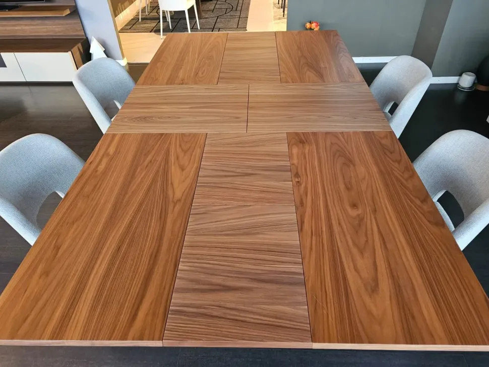 Tavolo in legno rettangolare 4x4 noce Tomasella in offerta outlet