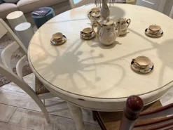 Tavolo in legno rotondo Tavolo casolare Marchi cucine a prezzo scontato