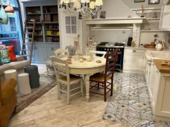 Tavolo in legno rotondo Tavolo casolare Marchi cucine a prezzo scontato