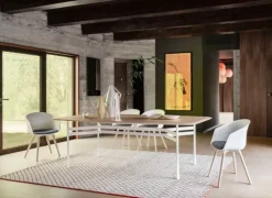 Tavolo in legno sagomato Copenhagen Devina nais a prezzo scontato