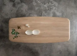 Tavolo in legno sagomato Copenhagen Devina nais a prezzo scontato