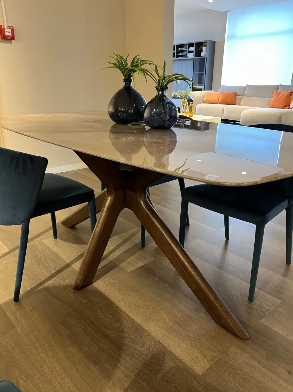 Tavolo in marmo ellittico Gemini Stones in offerta outlet