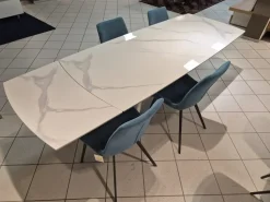 Tavolo in offerta outlet modello Vortice di Target point  approfittane ora!