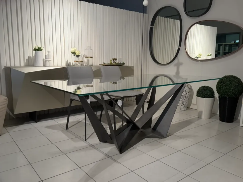 Tavolo in offerta outlet modello Skorpio di Cattelan italia